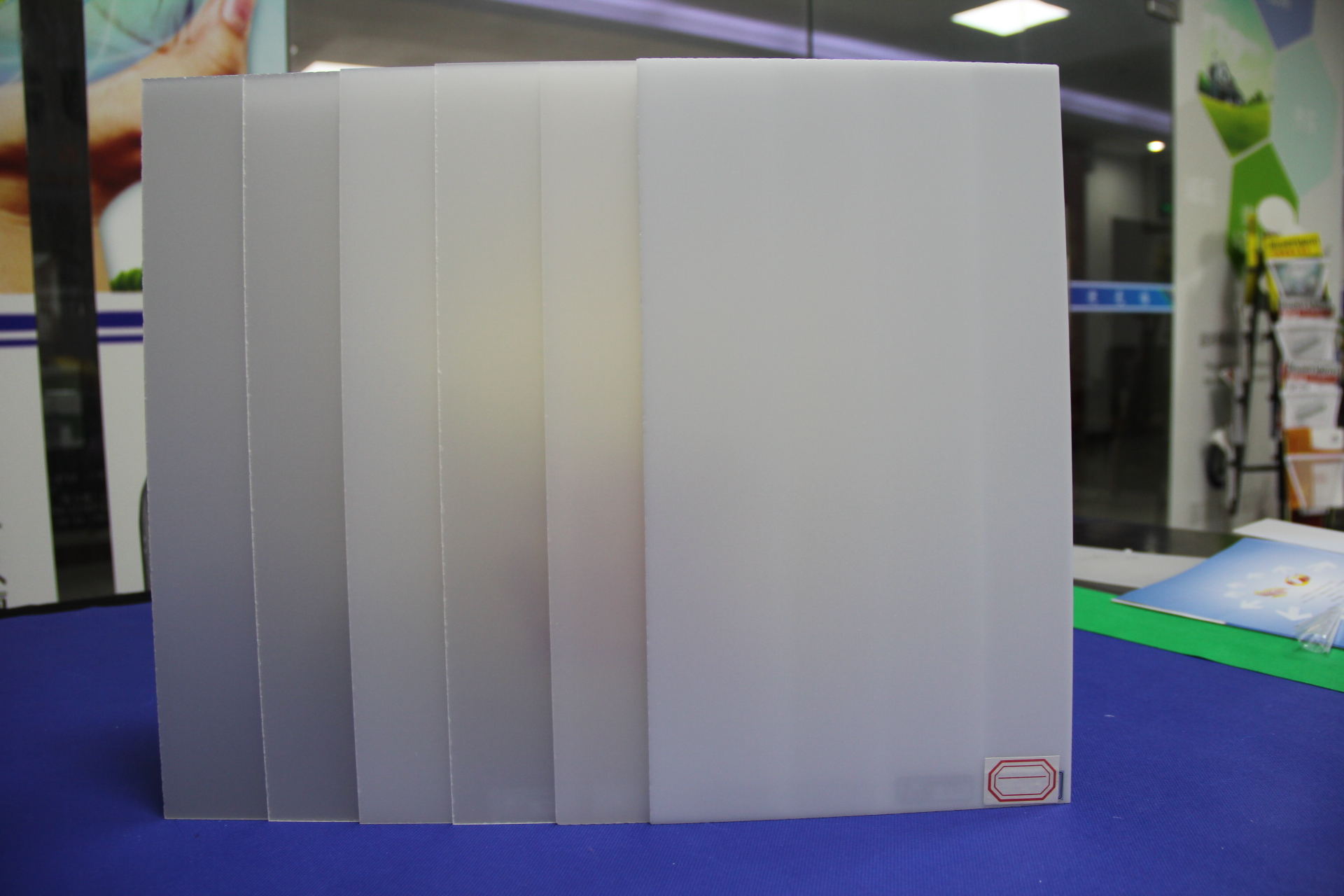 供應(yīng)用于面板燈|擴(kuò)散板|防眩光擴(kuò)散板的蜂窩倒椎體UGR《19擴(kuò)散板