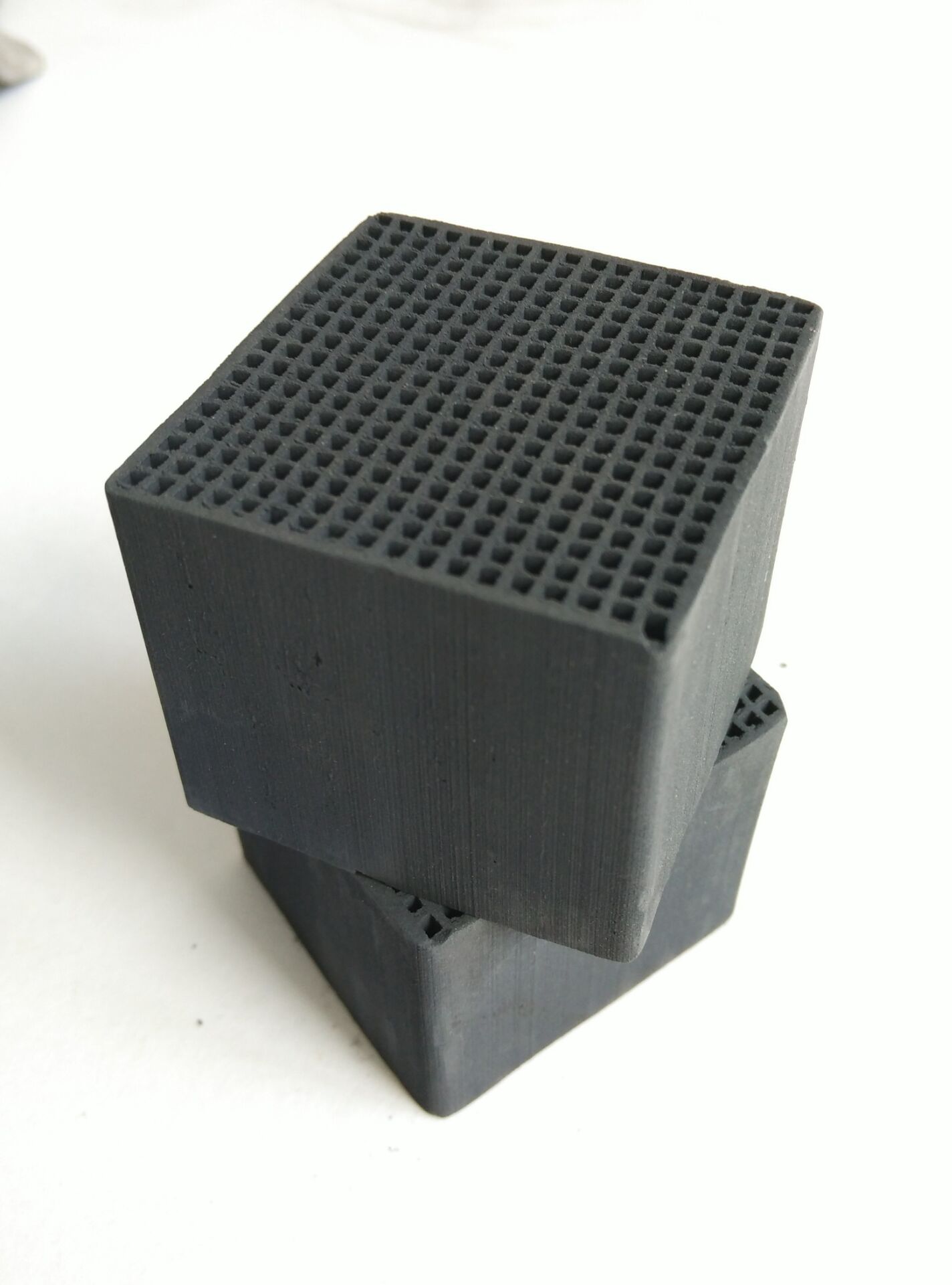 供應(yīng)珠海蜂窩活性炭，蜂窩活性炭、珠海蜂窩活性炭廠、廣東珠海蜂窩活性炭