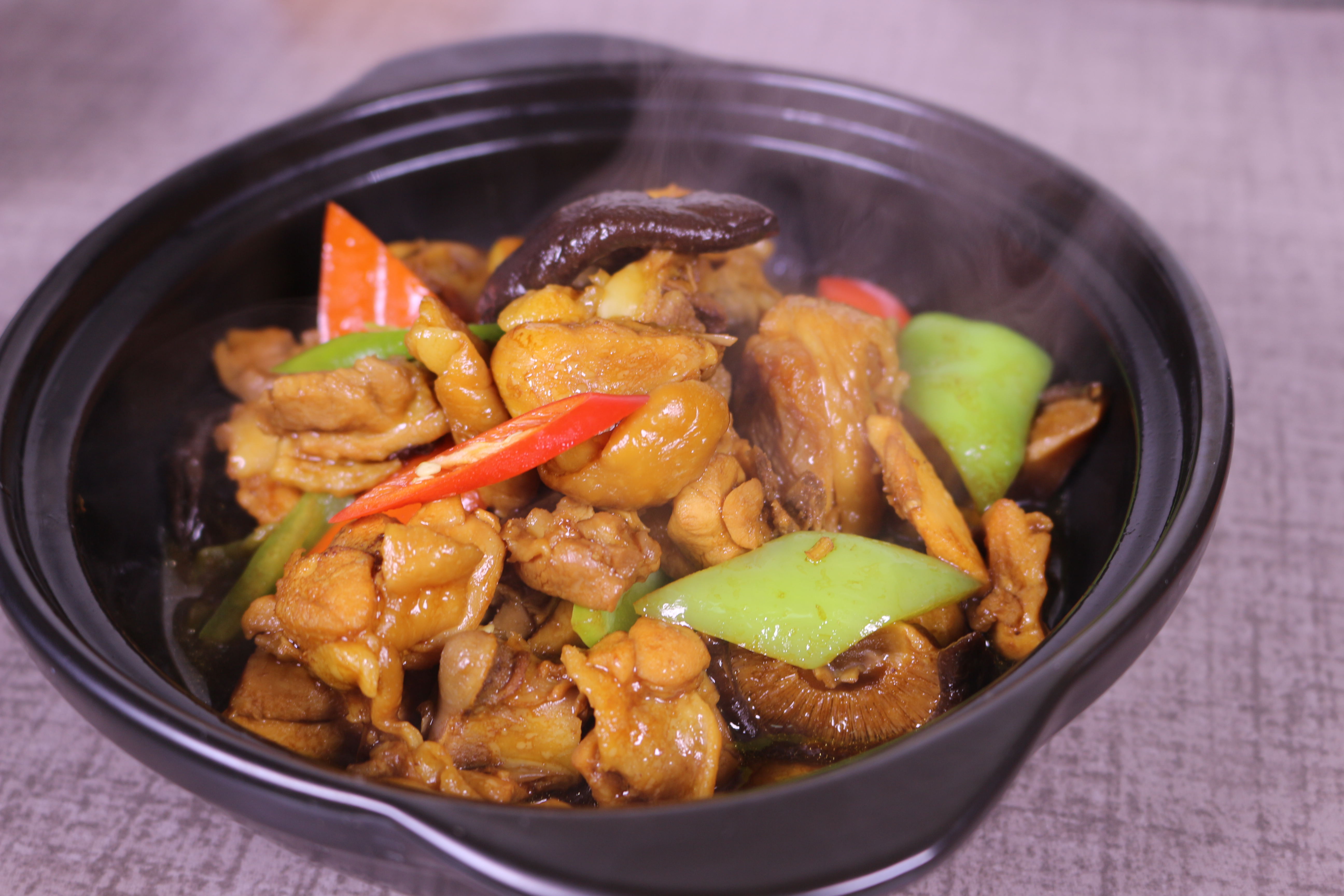 供應(yīng)小廚黃燜雞米飯創(chuàng)業(yè)加盟