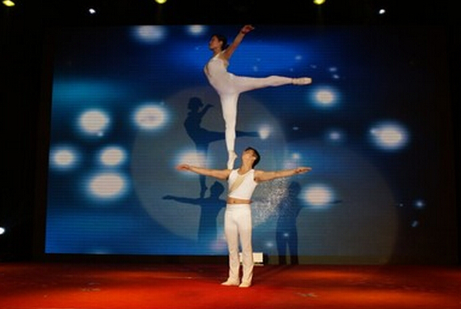 供應(yīng)用于演出的濟(jì)南行為藝術(shù)承接活體雕塑，激光舞