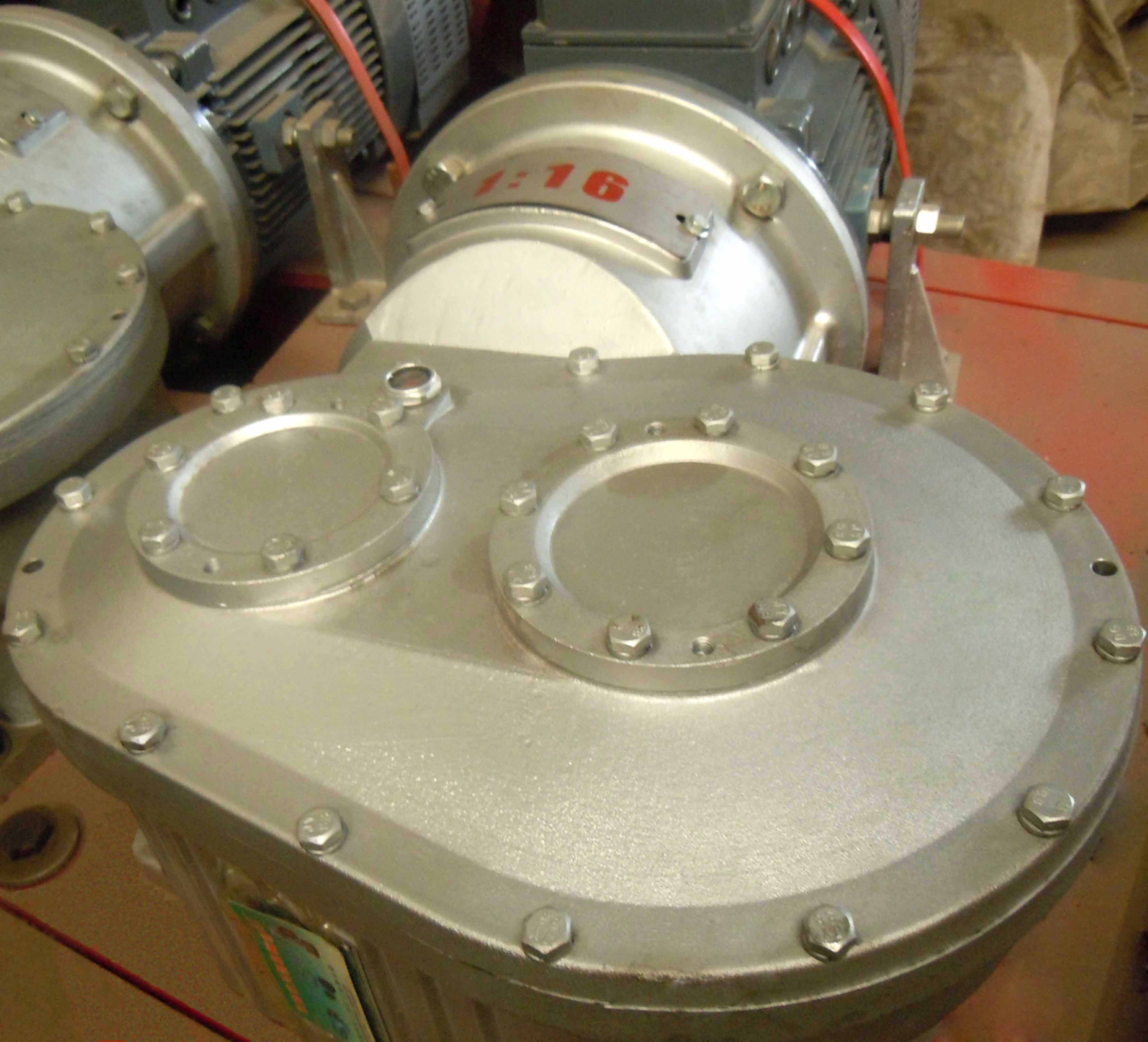 斜齒斜齒二代減速機(jī)廠家 斜齒二代減速機(jī)報(bào)價(jià) 供應(yīng)斜齒二代齒輪減速機(jī)