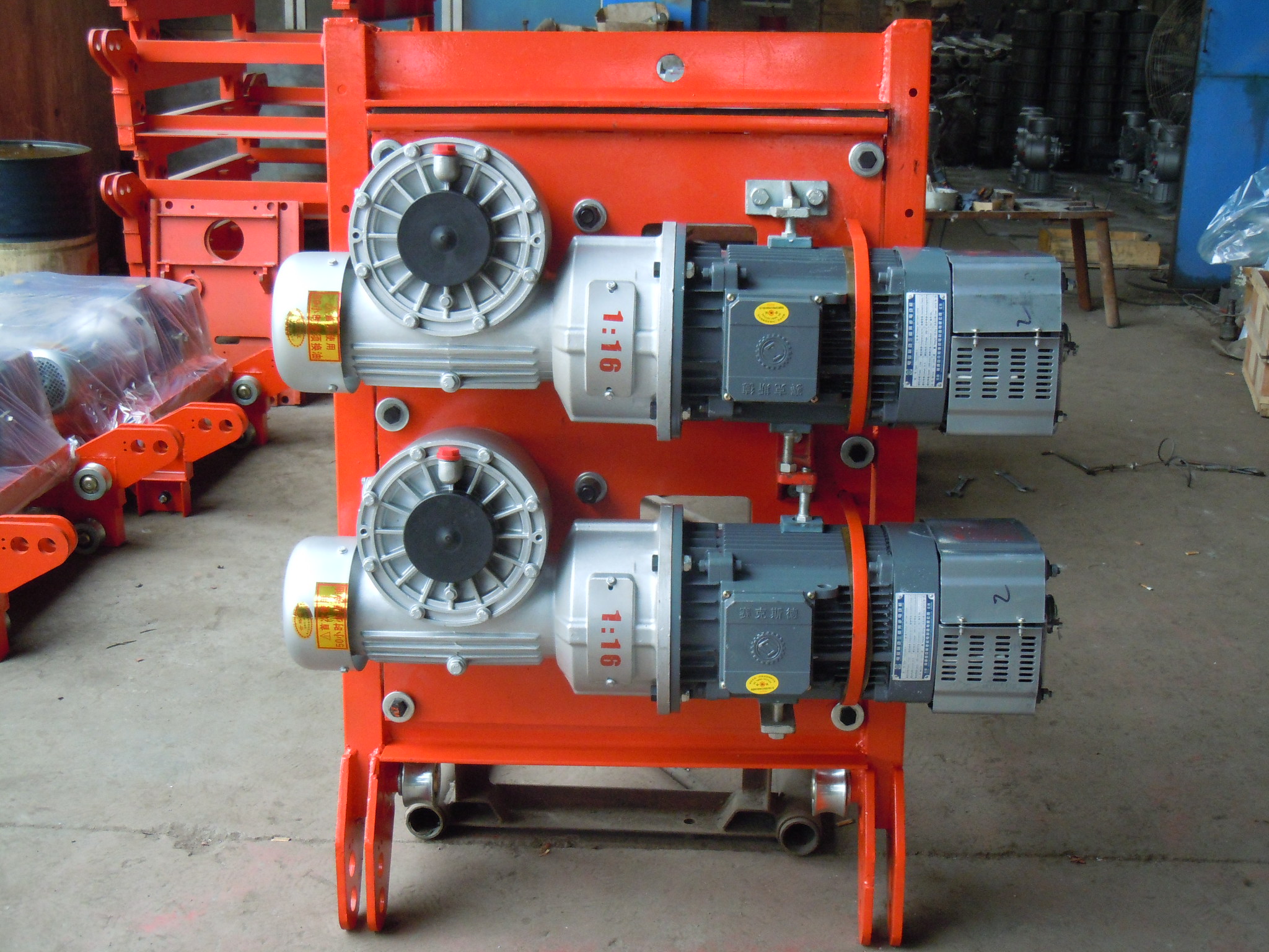 減速機(jī)廠家  減速機(jī)報(bào)價(jià) 供應(yīng)施工升降機(jī)蝸輪蝸桿減速機(jī)  施工升降機(jī)配件