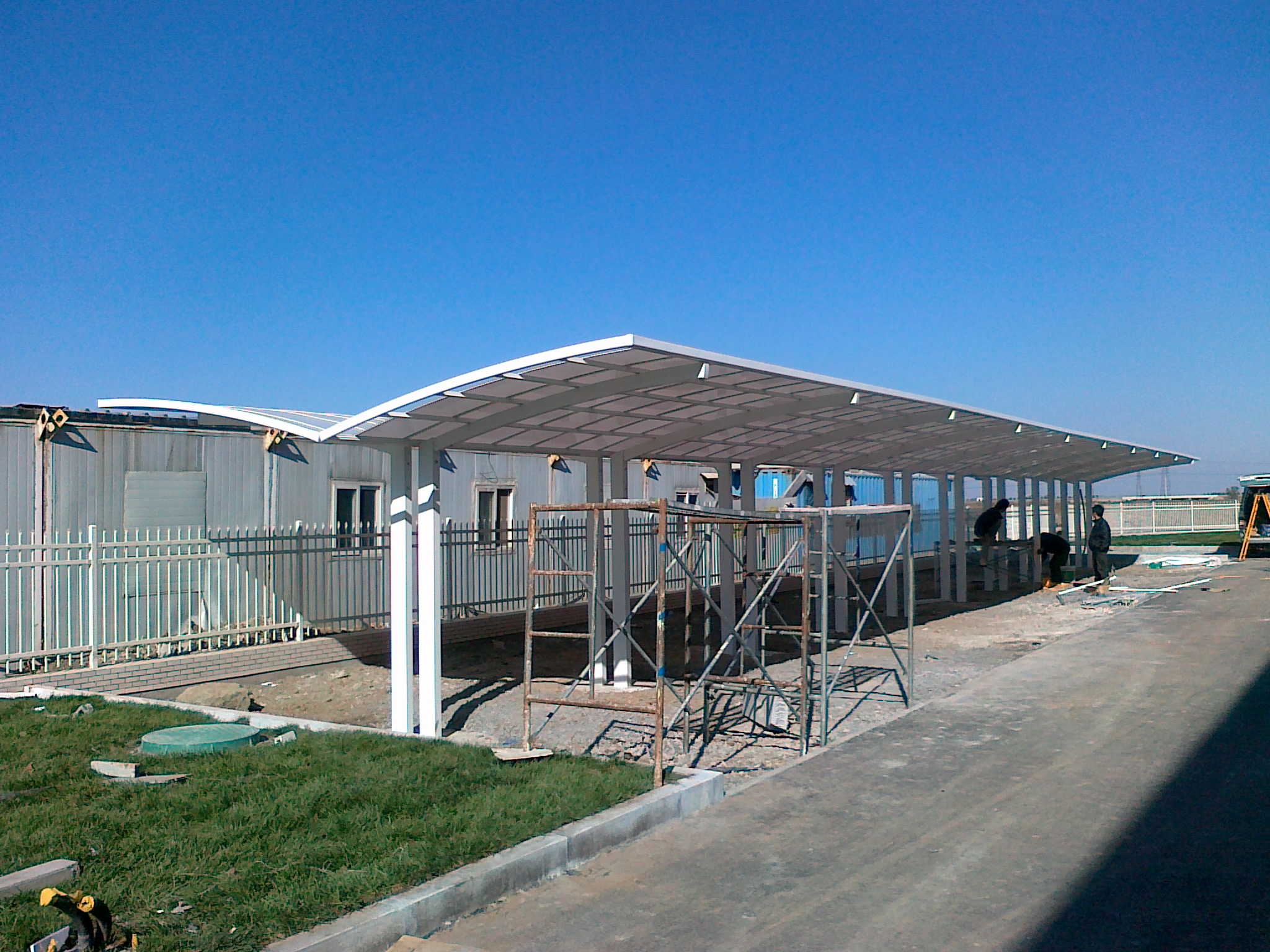 北京家用遮雨汽車車棚 自行車車棚生產(chǎn)廠家