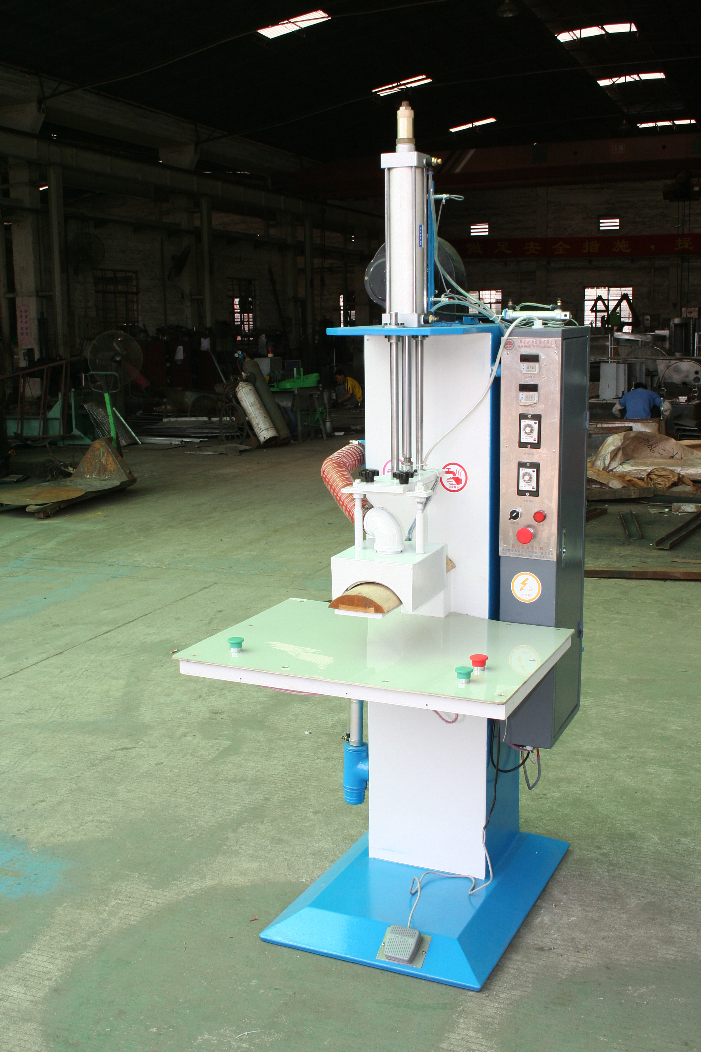 供應(yīng)MXR單位圓形貓須機(jī)