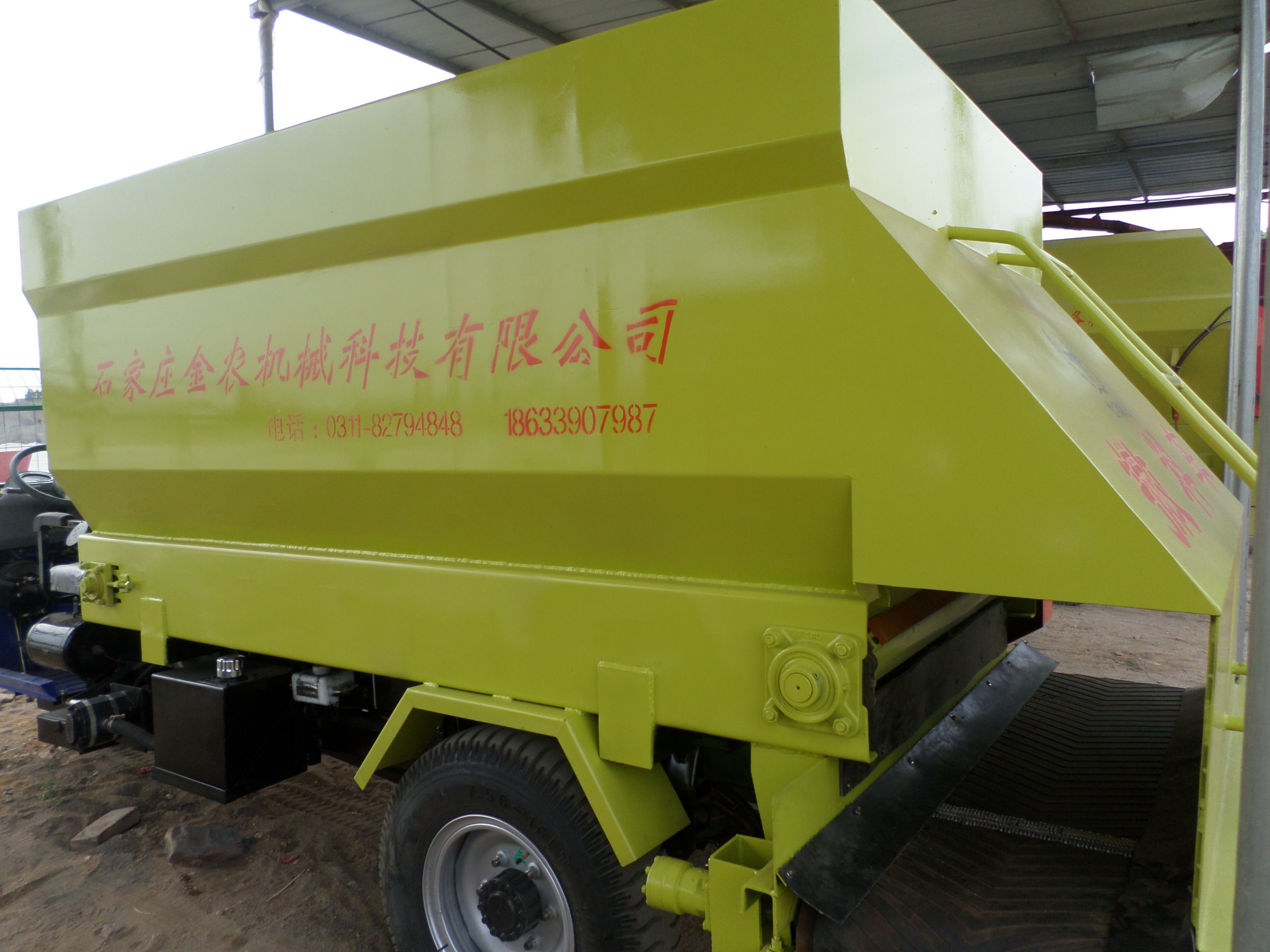牛場(chǎng)設(shè)備撒料車(chē) 9SF-5撒料車(chē) 撒料車(chē) 福田五星撒料車(chē) 河北撒料車(chē)生產(chǎn)廠(chǎng)家 全新撒料車(chē) 飼料撒料車(chē) 雙面撒料