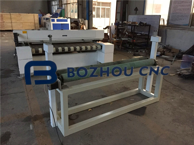 供應(yīng)1626自動(dòng)送料服裝布料裁剪機(jī)