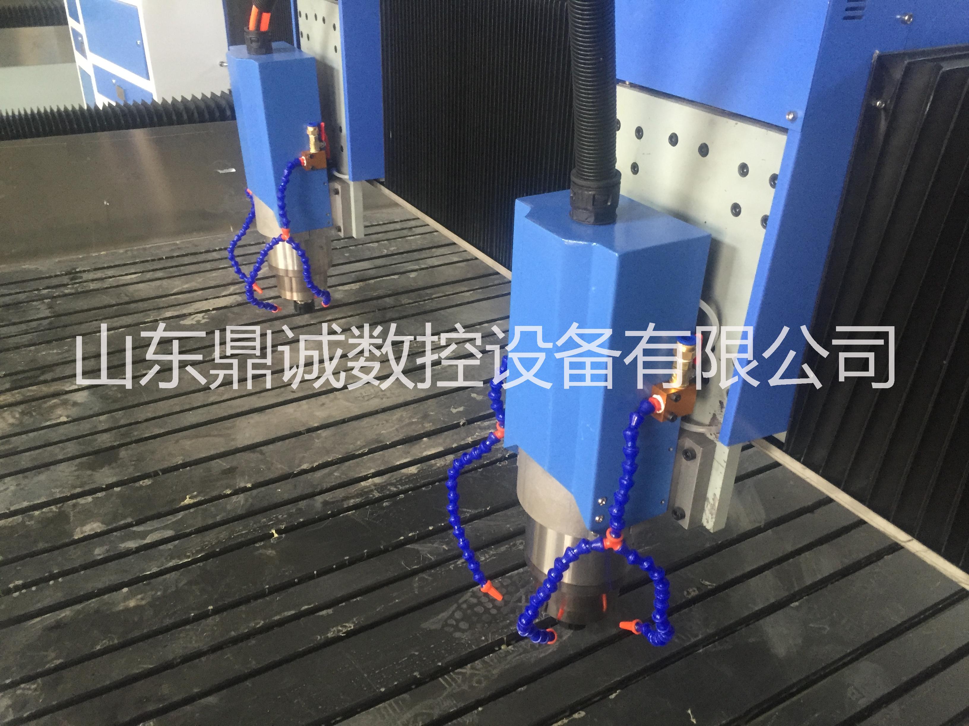 雙機(jī)頭石材雕刻機(jī)