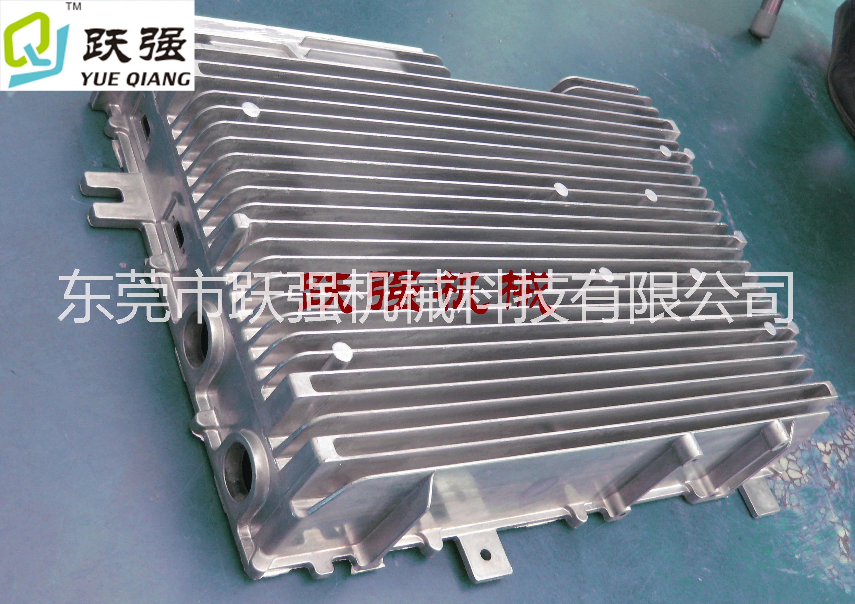 供應用于鋁型材|手機殼|散熱器的輸送式自動噴砂機