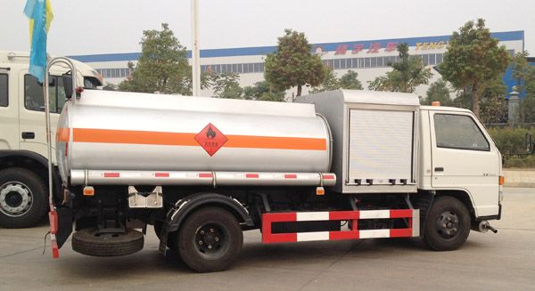 福田加油車 山東加油車流動加油車 油罐車廠家 湖北油罐車運油車