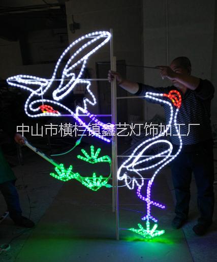 中山鑫藝燈飾供應(yīng)LED燈桿裝飾節(jié)節(jié)高圖案造型燈 批發(fā)供應(yīng)LED節(jié)節(jié)高圖案造型燈 批發(fā)供應(yīng)LED仙鶴圖案造型燈