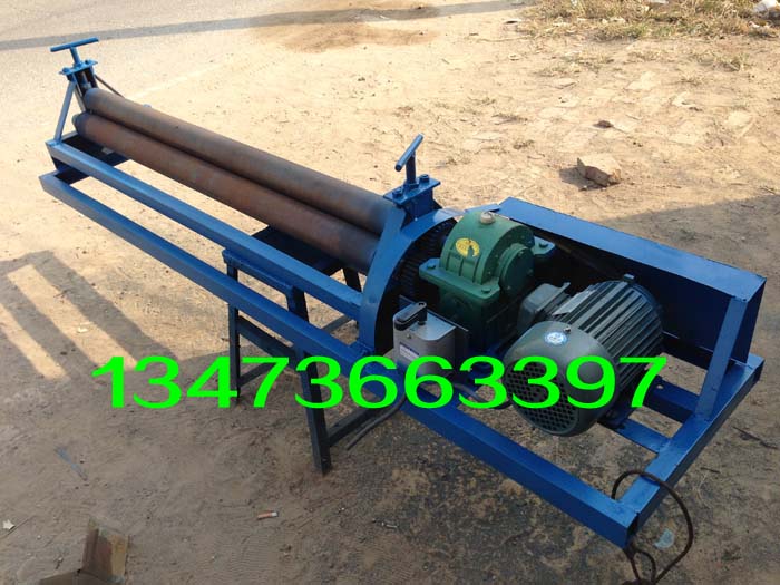 供應(yīng)山東手動(dòng)卷板機(jī) 電動(dòng)卷板機(jī)廠家