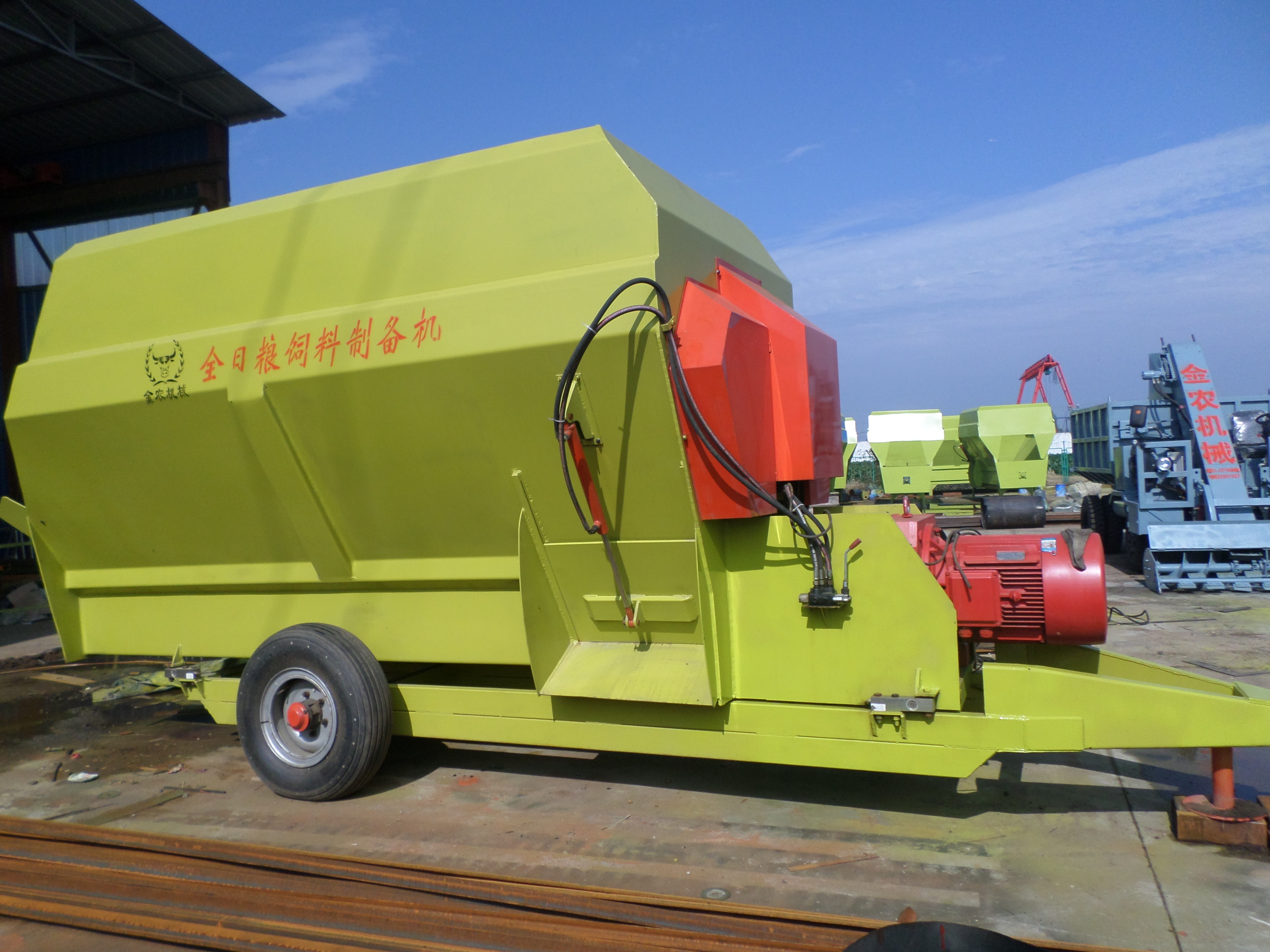 石家莊飼料攪拌機  立式飼料攪拌機 容積12立方攪拌機