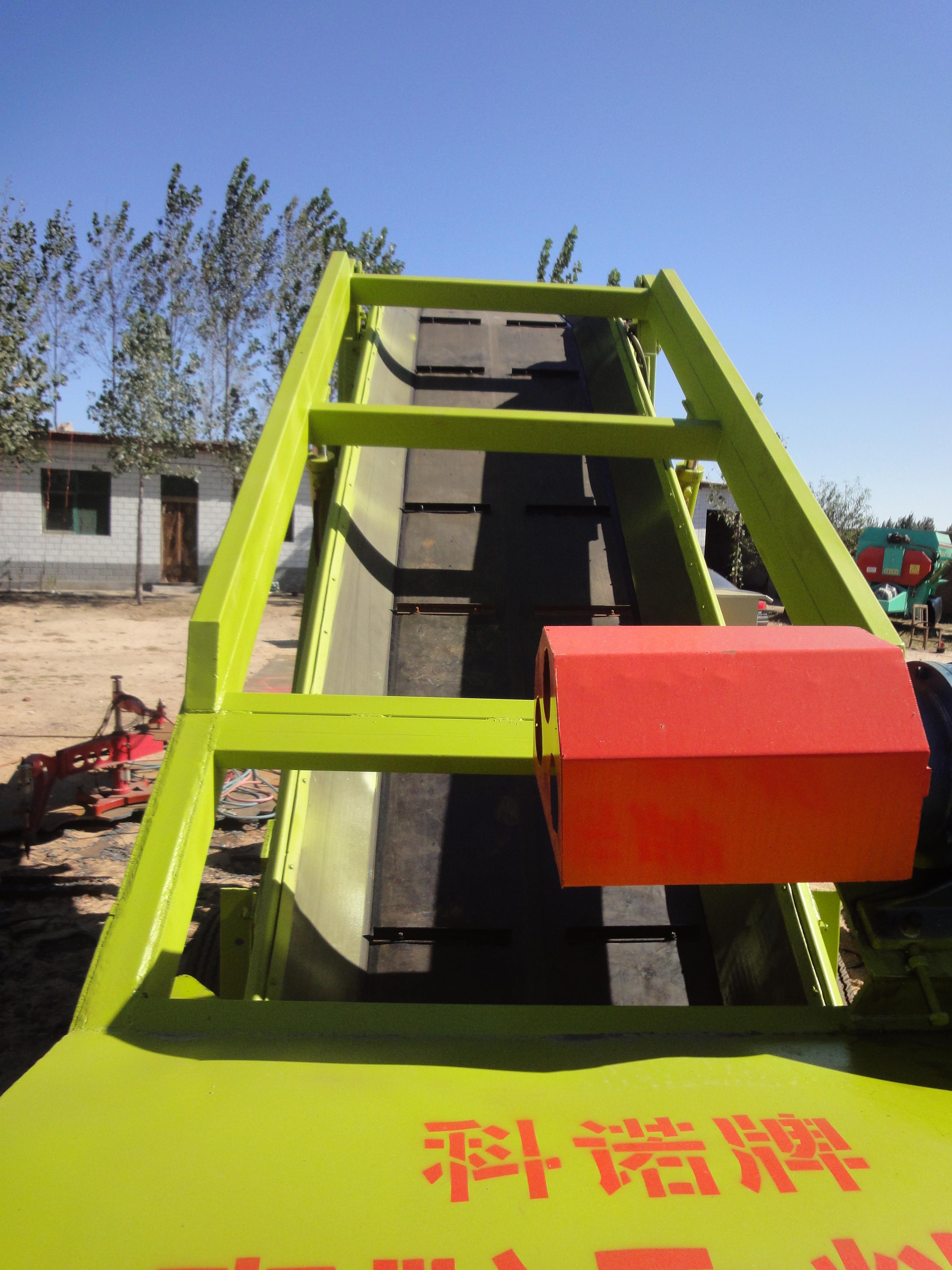 草料取料機 取料機 青貯取裝機 全新取料機 金農(nóng)機械取料機 行走式取料機 抬高6米取料機 取料機生產(chǎn)廠家