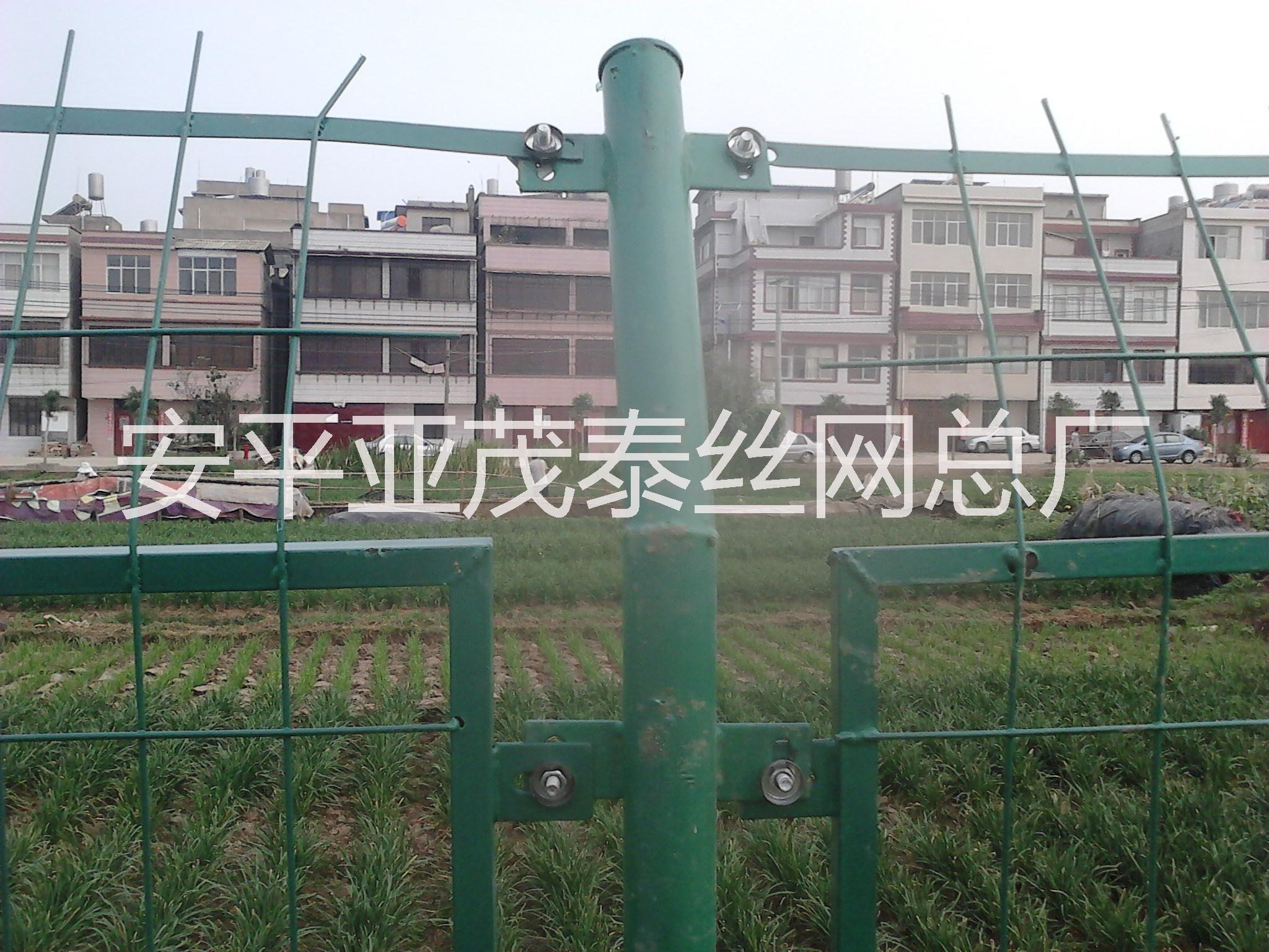 雙邊絲護欄網(wǎng)安裝注意事項@安平縣亞茂泰絲網(wǎng)廠