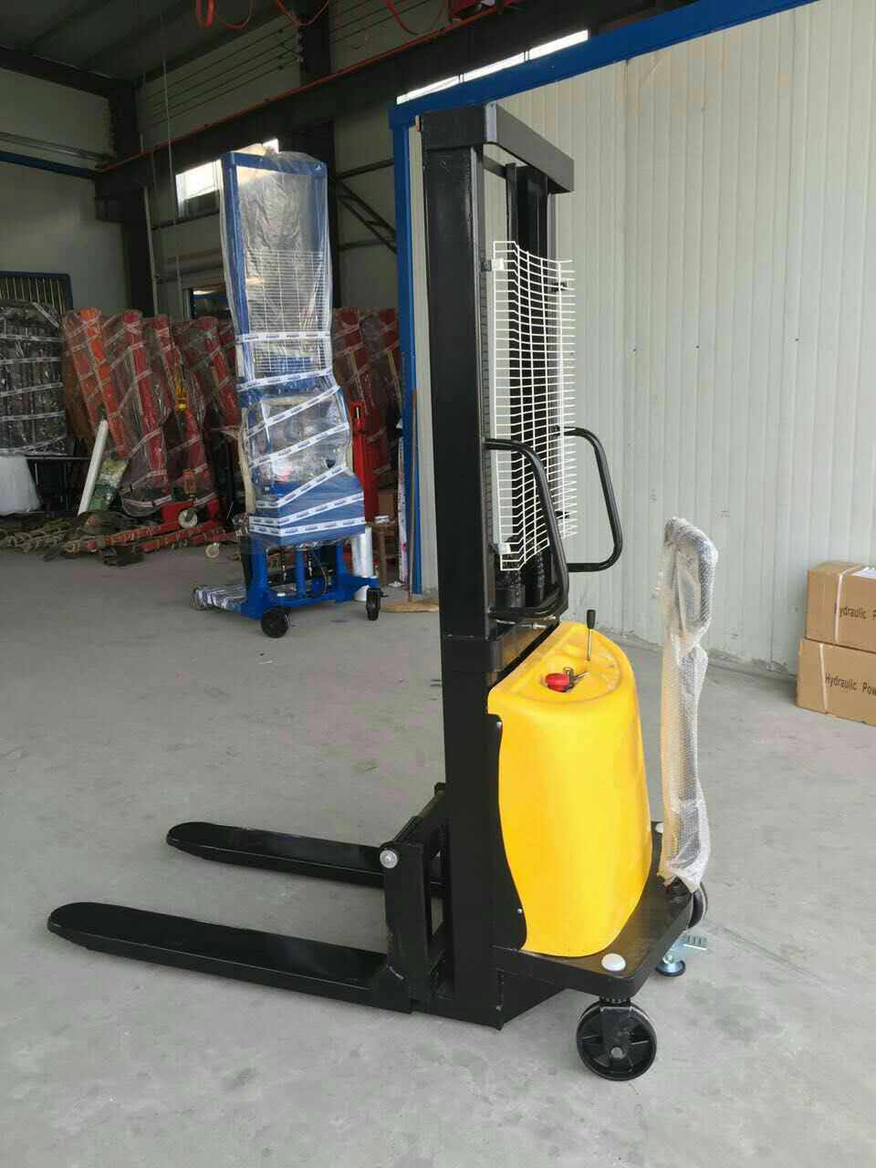 北京半電動(dòng)搬運(yùn)車(chē)生產(chǎn)廠家 半電動(dòng)搬運(yùn)車(chē) 1.5噸半電動(dòng)堆高車(chē) 半電動(dòng)搬運(yùn)車(chē)價(jià)格