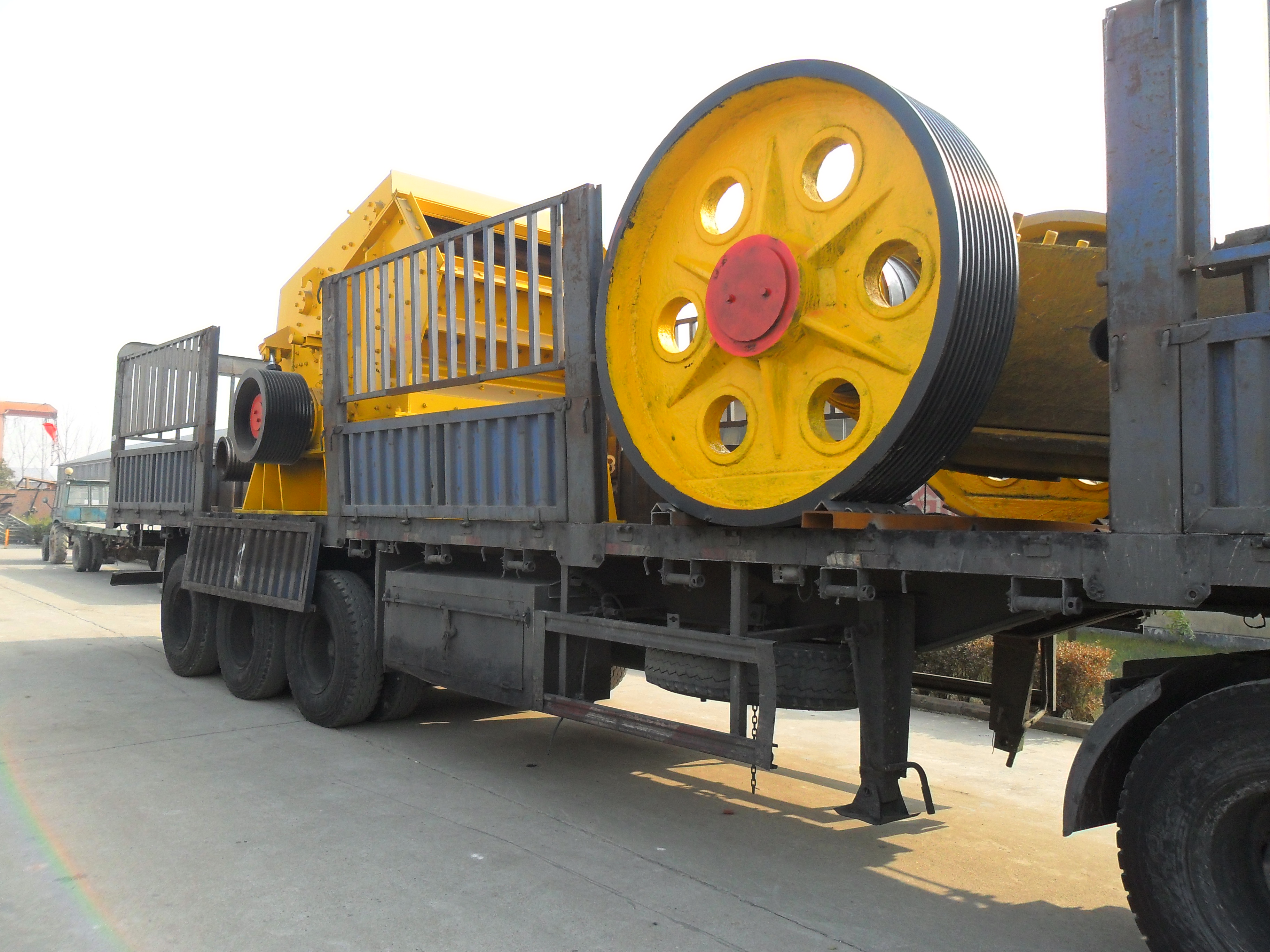 供應(yīng)顎式破碎機，山東顎式破碎機生產(chǎn)廠家，山東顎式破碎機廠家價格