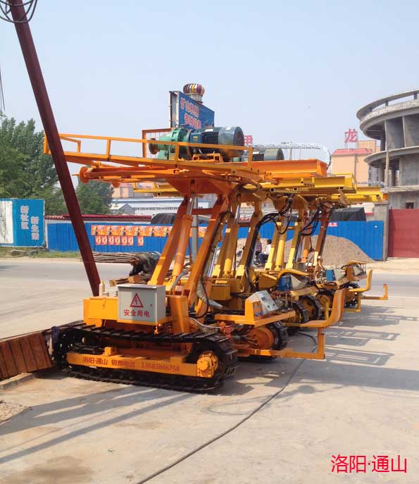 履帶式鉆車-小型液壓錨固鉆機(jī)-護(hù)坡工程履帶鉆車-自主研發(fā)一體式液壓履帶鉆機(jī)