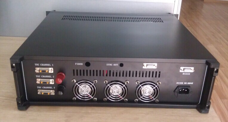 武漢供應(yīng)多功能三合一半導(dǎo)體激光電源帶LD