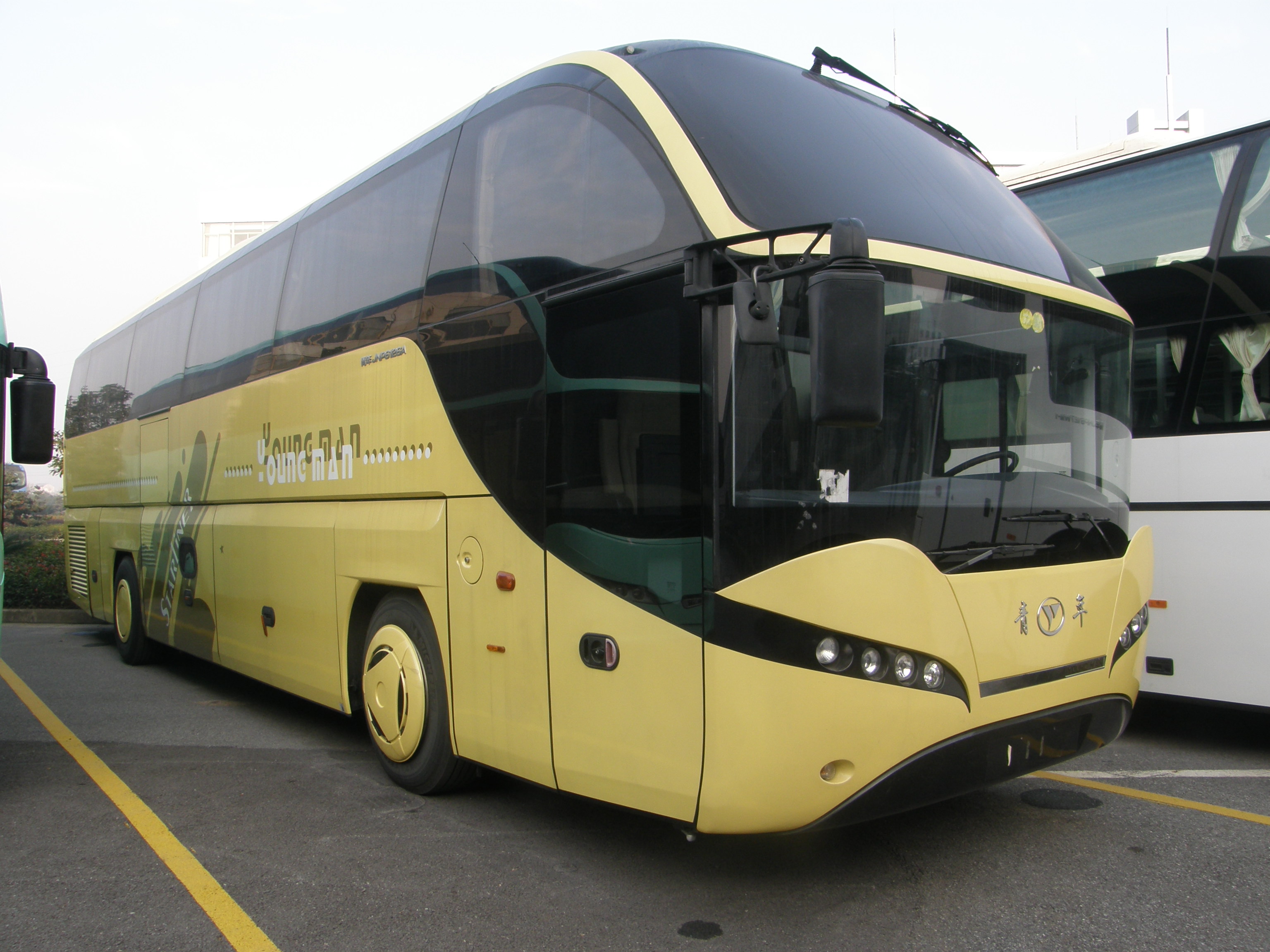 廣州租車特價包車企業(yè)上下班接送