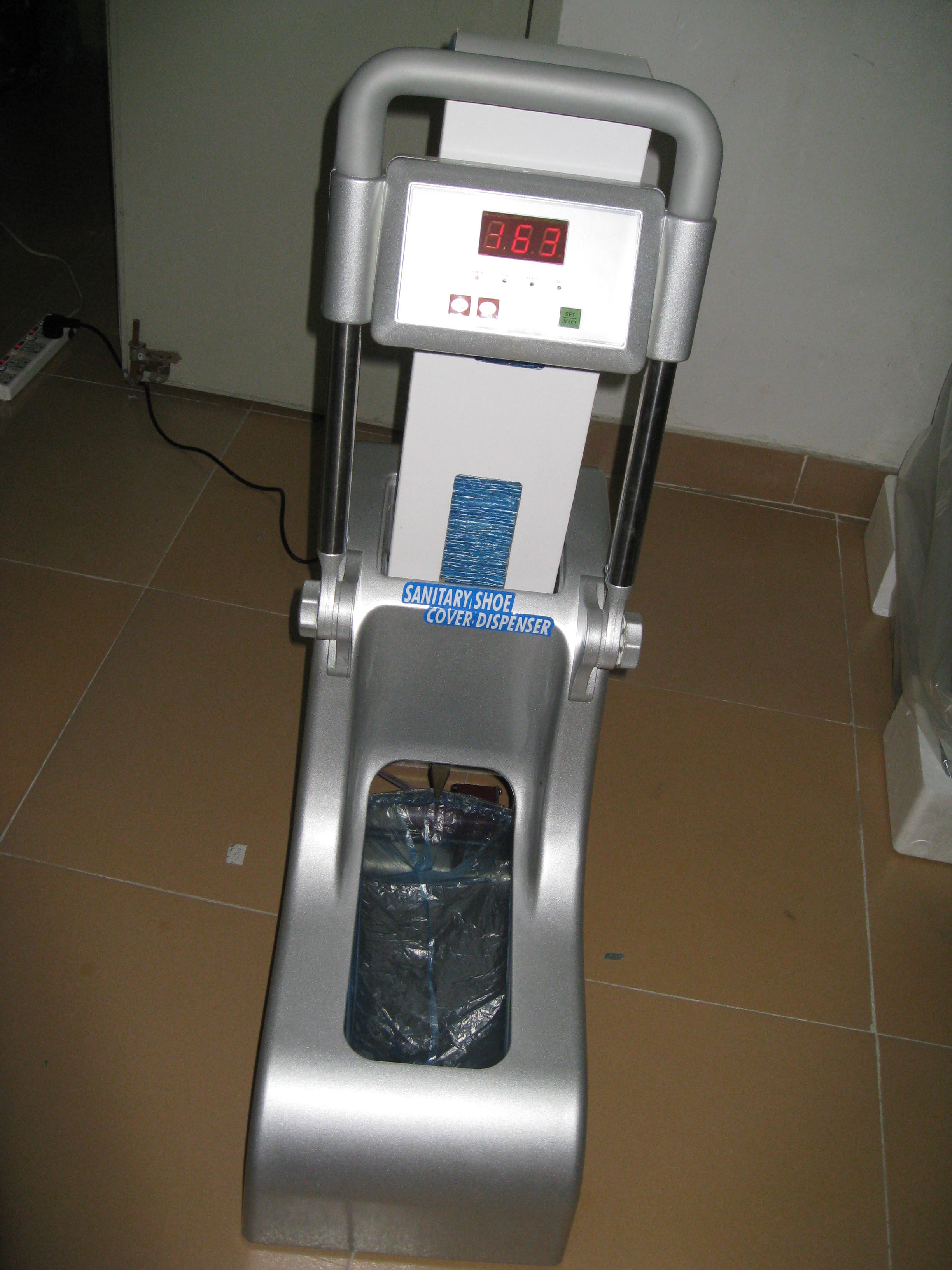 客人品管用的鞋套和鞋套機(jī)和純棉手套--廈門鷺基提供鞋套純棉手套