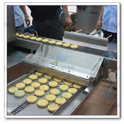 廣州廠家直銷杏仁餅機(jī) 全自動(dòng)杏仁餅成型機(jī) 多功能炒米餅機(jī) 杏仁餅生產(chǎn)線