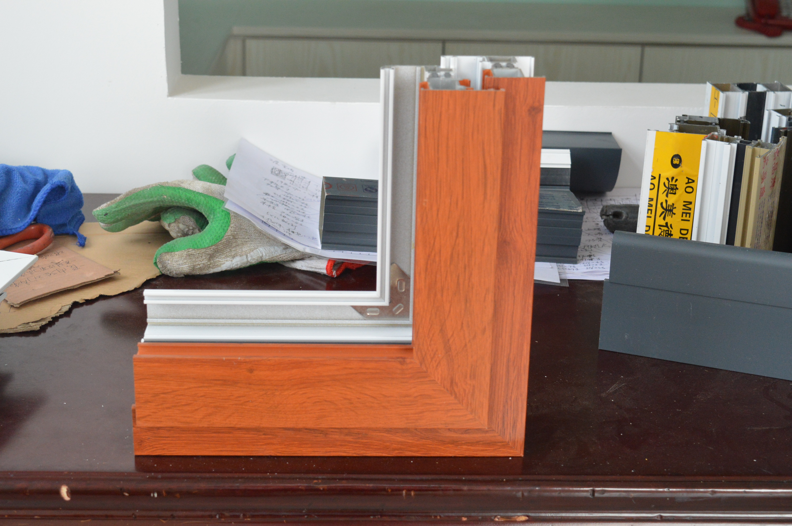 供應(yīng)北京斷橋隔熱鋁型材批發(fā)，價格合理*的宗旨為您服務(wù)