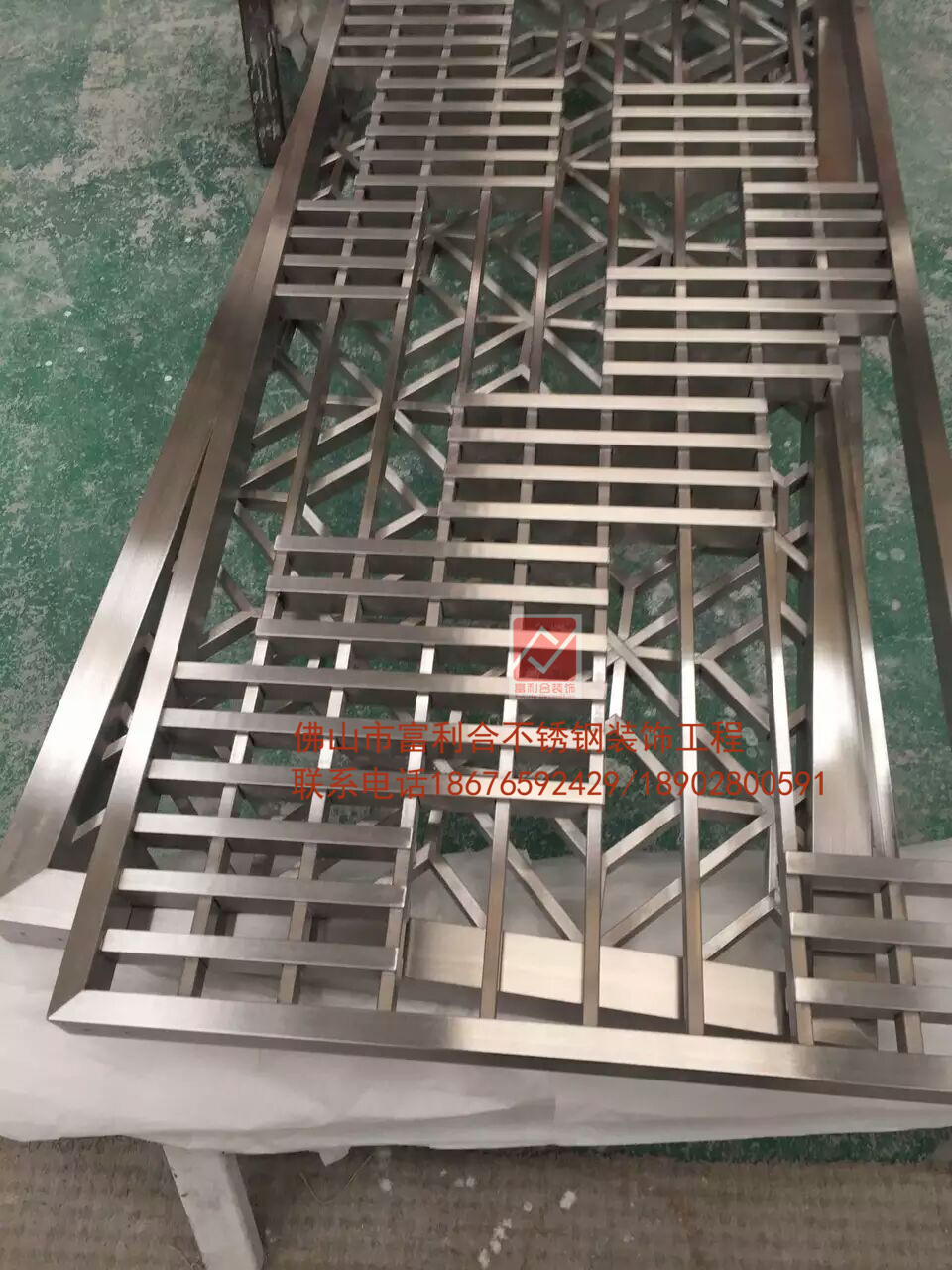 鏡面玫瑰金不銹鋼屏風(fēng) 玫瑰金屏風(fēng) 不銹鋼屏風(fēng)廠家 山東不銹鋼屏風(fēng)報(bào)價(jià)