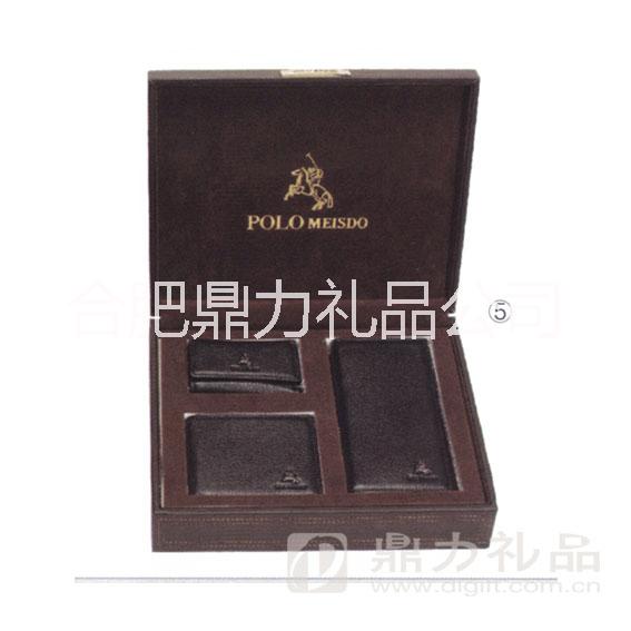 合肥皮具禮品定制|合肥皮具箱包禮品在哪可以定做批發(fā)