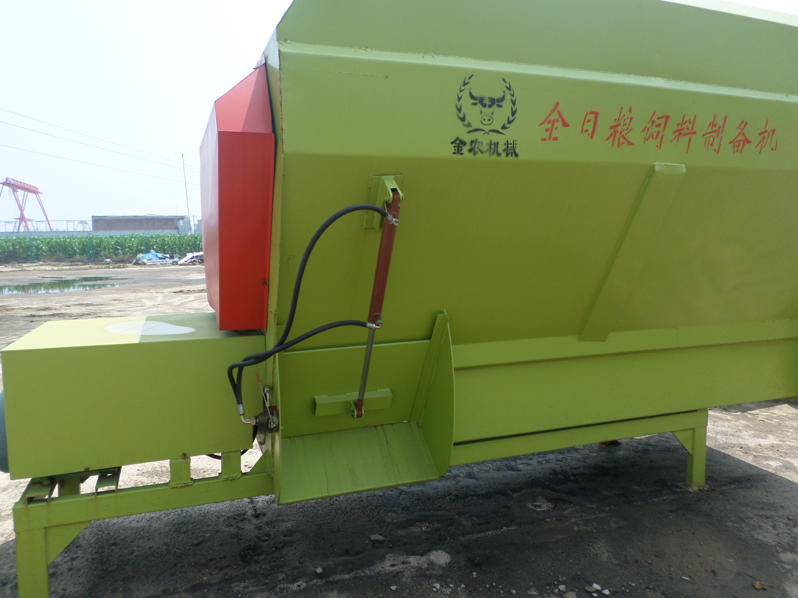 不銹鋼攪拌機(jī) 飼料攪拌機(jī) tmr攪拌機(jī) 加工定制攪拌機(jī) 青貯羊草混合攪拌機(jī) 河北攪拌機(jī)生產(chǎn)廠家 生產(chǎn)全新攪拌機(jī) 14立方
