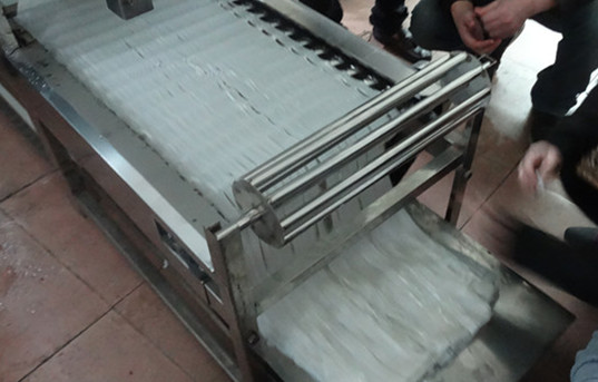 全自動河粉機(jī)*節(jié)能河粉機(jī)食品機(jī)械