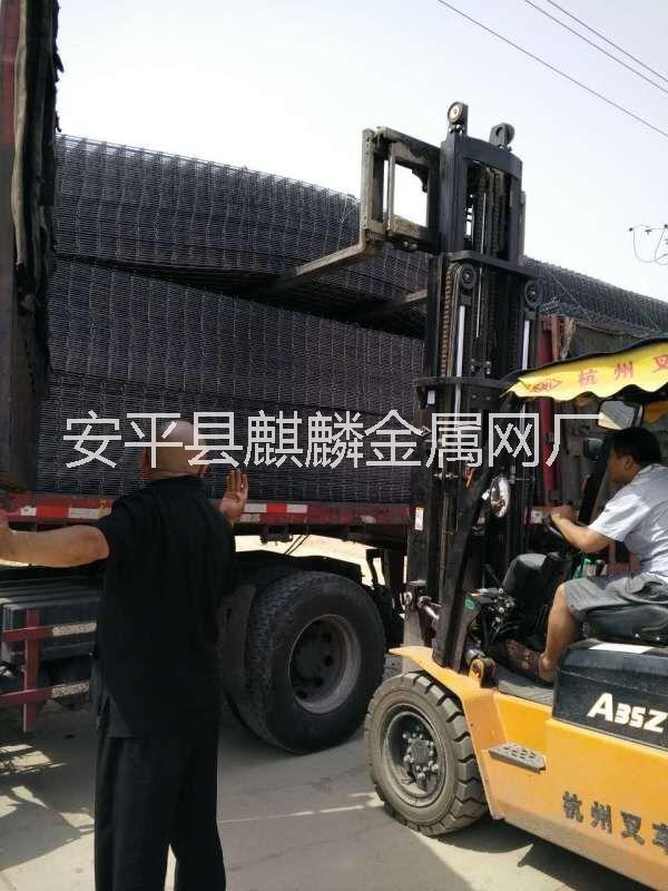 供應(yīng)鍍鋅電焊網(wǎng)片電焊網(wǎng)片價格電焊網(wǎng) 鍍鋅電焊網(wǎng)片廠