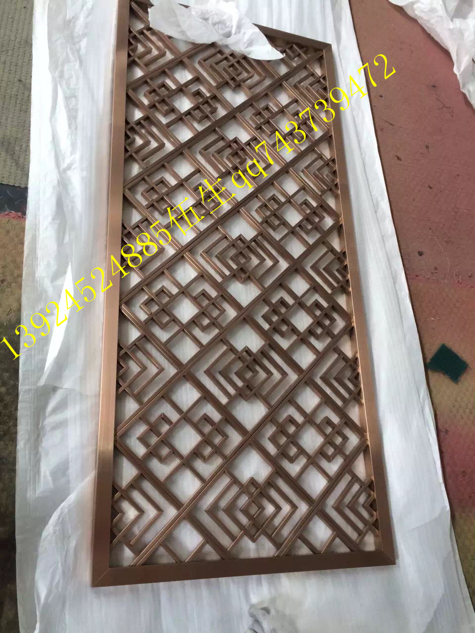 不銹鋼鏤空花格裝飾屏風(fēng),佛山不銹鋼裝飾屏風(fēng)隔斷,佛山不銹鋼鏤空花 酒店裝飾不銹鋼屏風(fēng)隔斷