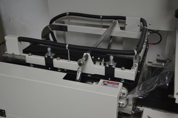 全自動(dòng)薄膜封切機(jī) 熱收縮膜封切機(jī)