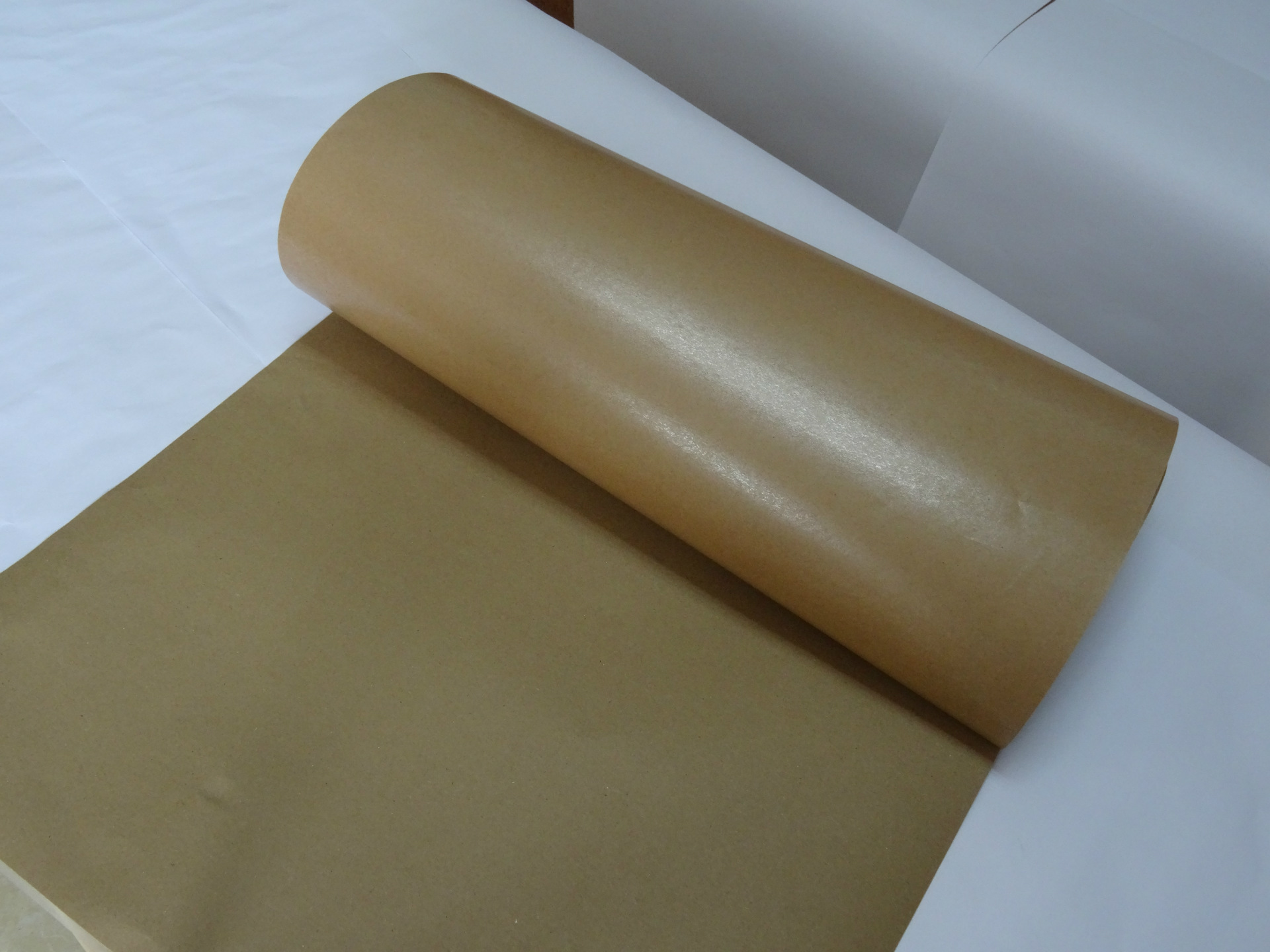 廣東*淋膜牛皮紙 防水防油包裝紙價(jià)格 東莞防油包裝紙批發(fā)