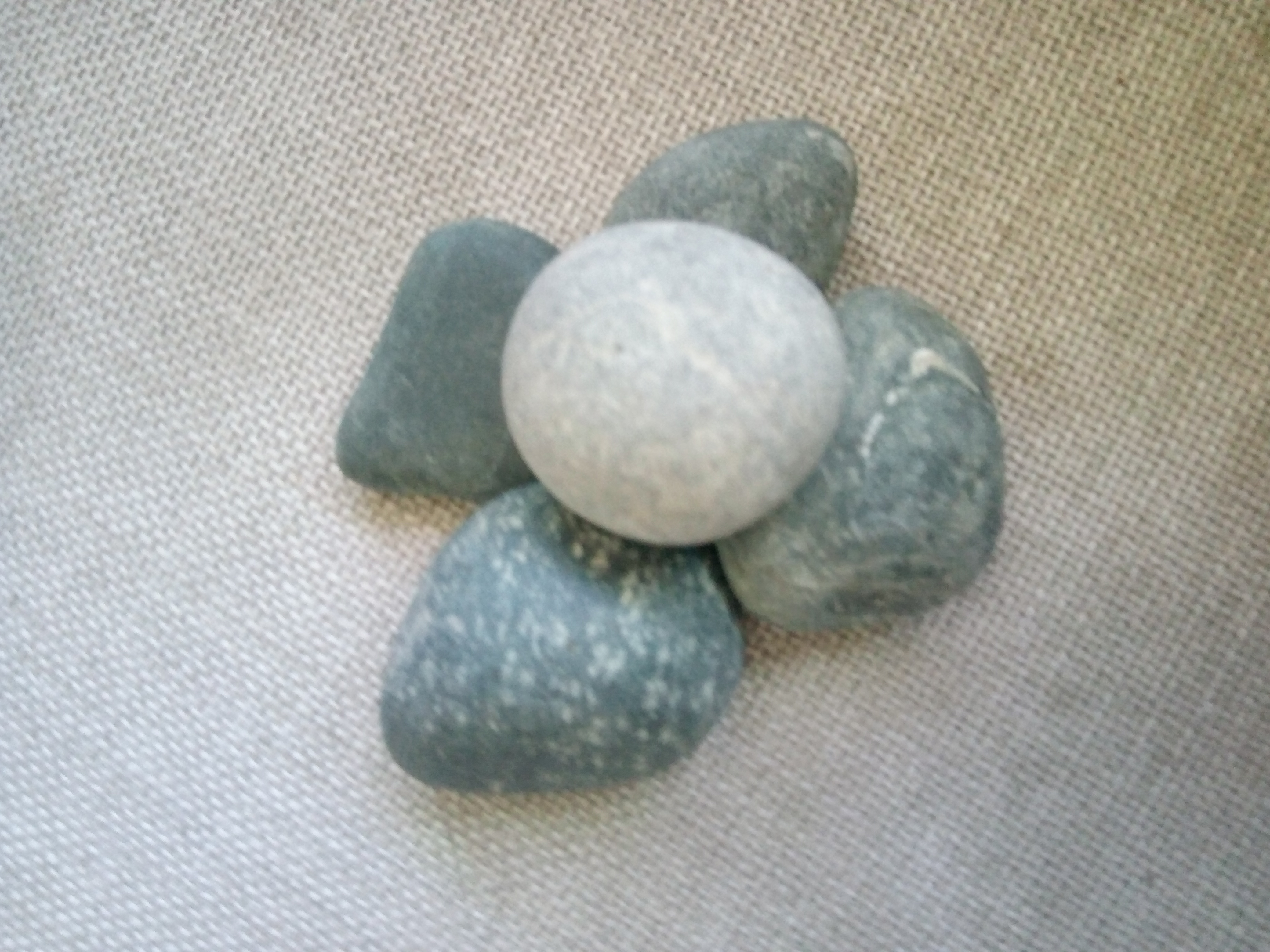 亞盛礦業(yè)直銷優(yōu)質(zhì)河卵石