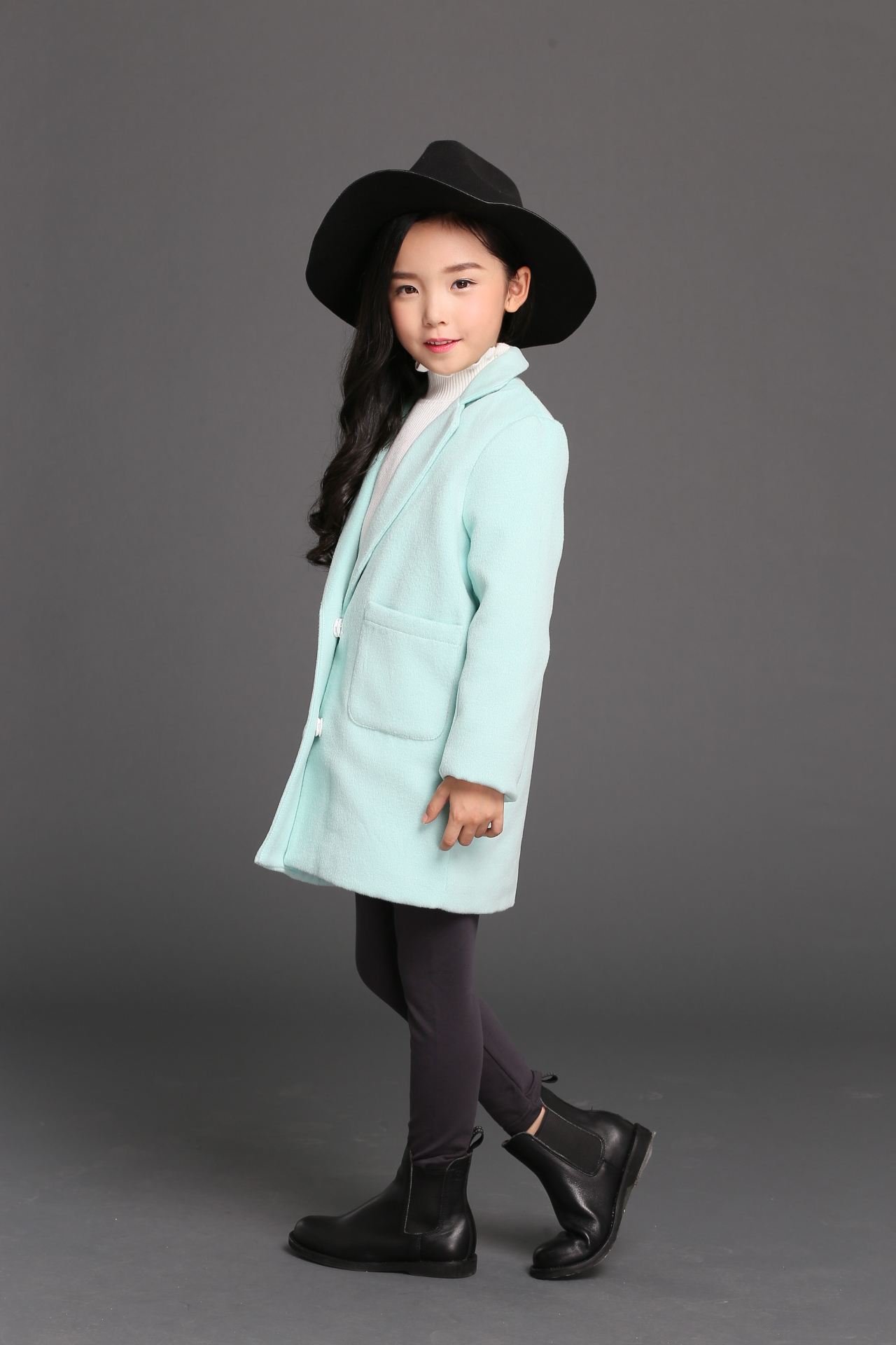 兒童童裝代理加盟女孩大衣童裝加盟 童裝代理加盟電話(huà)