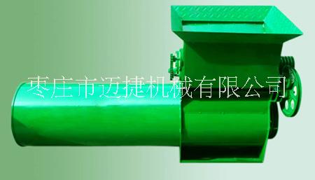 紅薯淀粉的制作過(guò)程 糧食加工設(shè)備，淀粉機(jī)價(jià)格，漿渣分離機(jī)薯類淀粉機(jī)