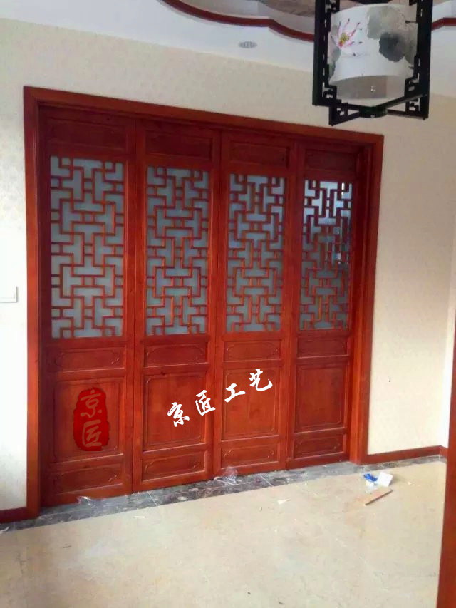 實木花格中式屏風(fēng)隔斷玄關(guān)背景墻仿古折疊推拉門窗鏤空雕花圓拱型