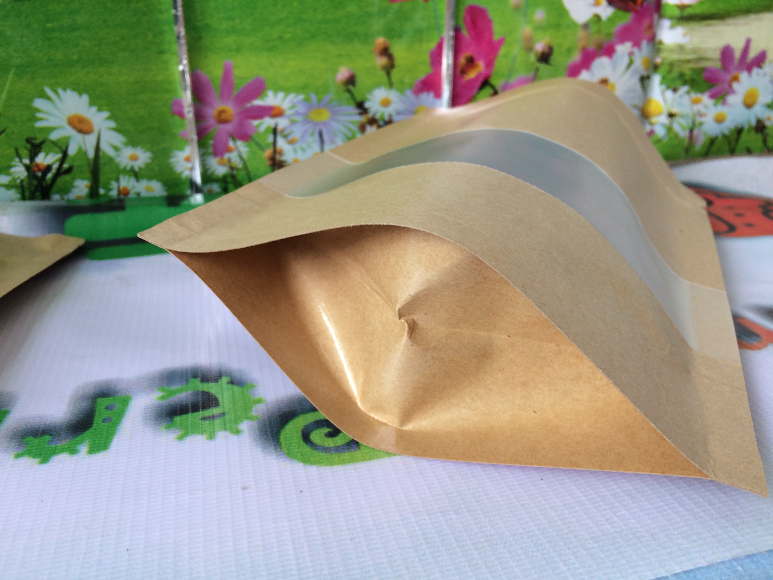 江蘇開(kāi)窗牛皮紙袋，爆款通用自封牛皮紙袋，江蘇開(kāi)窗牛皮紙袋定做