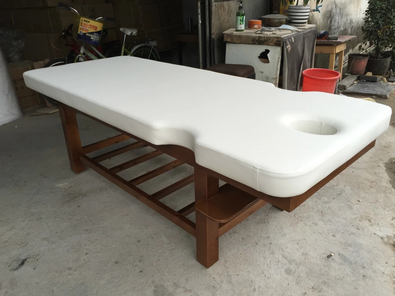 中式實(shí)木美容床帶抽屜