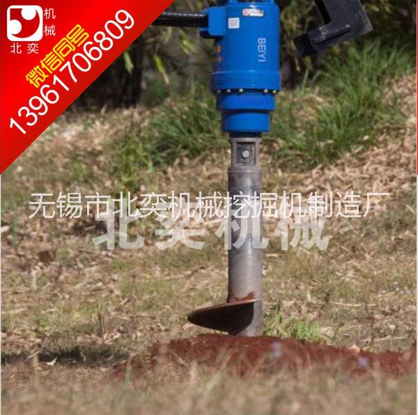 光伏螺旋地樁機(jī)，液壓螺旋線桿鉆，打樁機(jī) 地基，建筑地基打樁機(jī)
