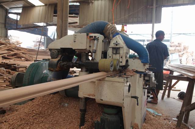 實(shí)木樓梯生產(chǎn)廠家 實(shí)木樓梯生產(chǎn)廠家批發(fā) 實(shí)木樓梯生產(chǎn)廠家安裝