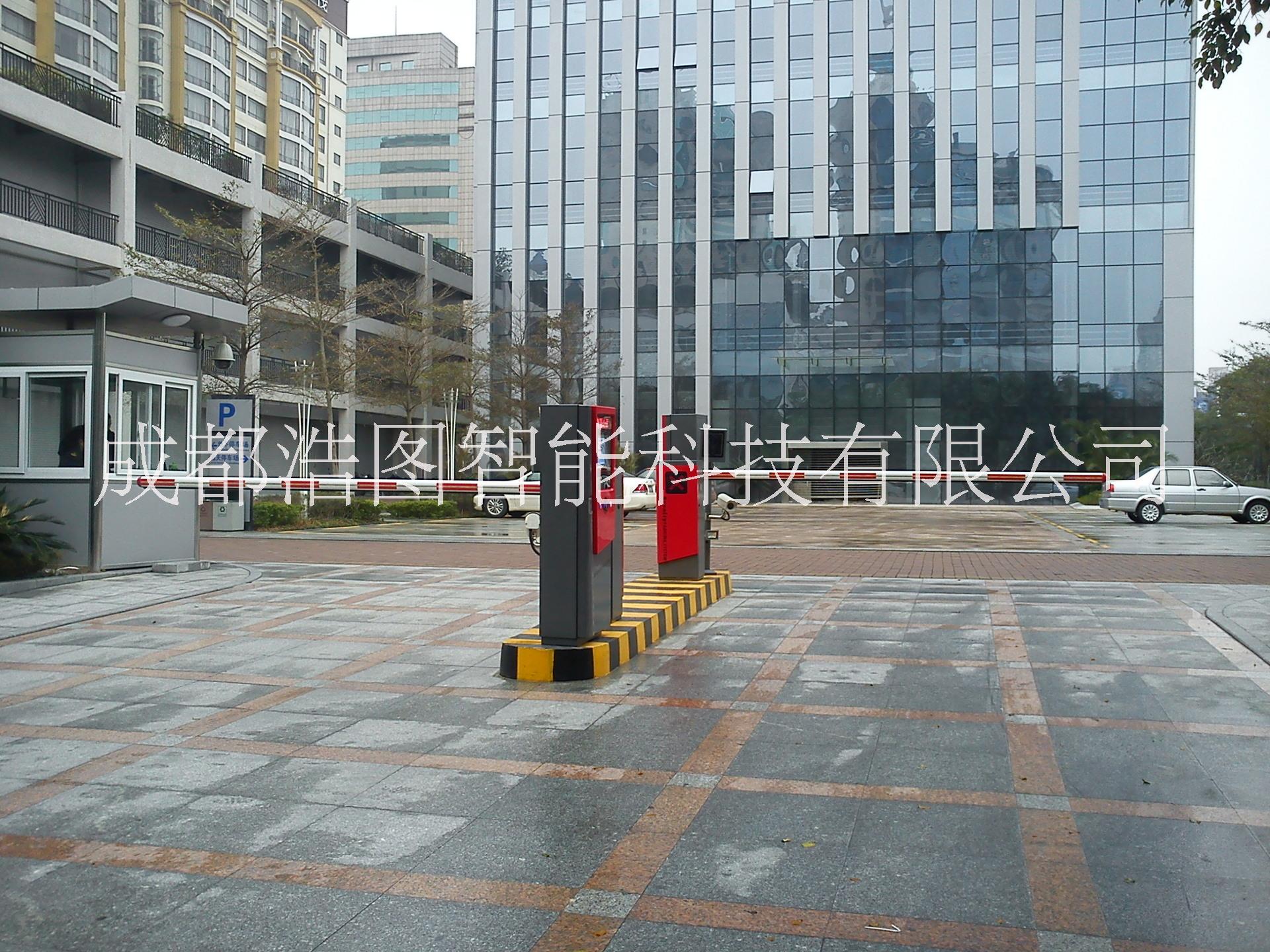 廠家訂做停車場(chǎng)系統(tǒng)/道閘機(jī)/攝像頭識(shí)別/小區(qū)出入道閘/門禁系統(tǒng)