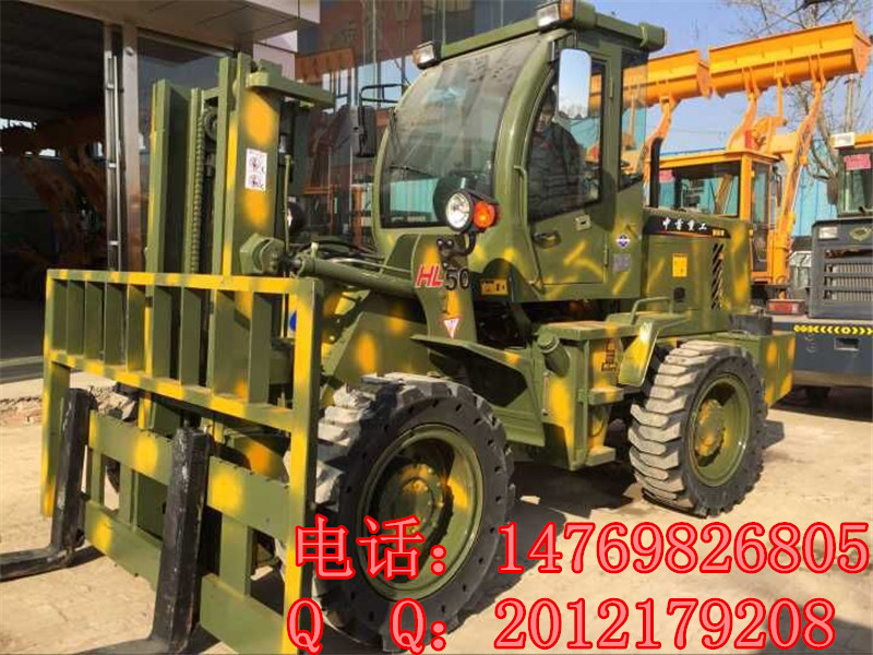 四驅(qū)叉車(chē)生產(chǎn)廠家*甘肅5噸越野叉車(chē)可直接倒料le2