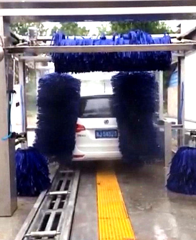 龍門(mén)電腦洗車機(jī)洗車設(shè)備 ，電腦洗車機(jī)生產(chǎn)廠家報(bào)價(jià)，電腦洗車機(jī)代理