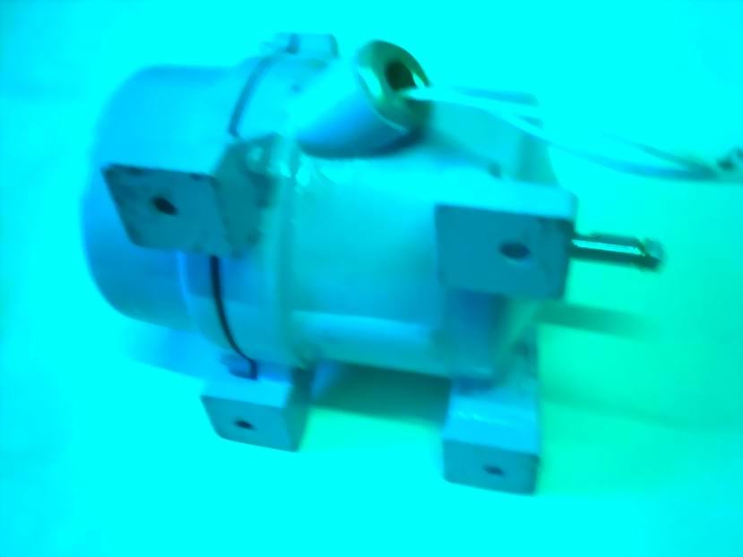 ZYSH系列永磁式直流測(cè)速發(fā)電機(jī)的電壓110伏 功率13.2瓦 轉(zhuǎn)速1900轉(zhuǎn) ZYSH132/110-19型為三防型