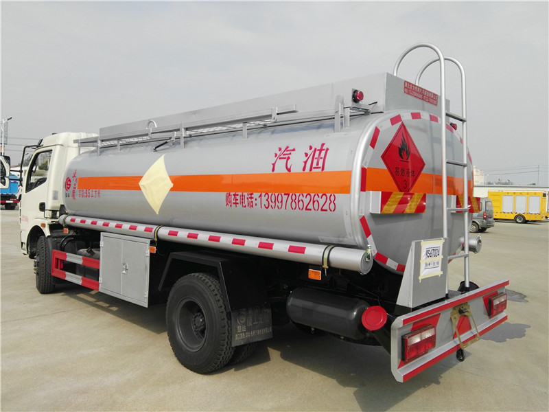 東風(fēng)多利卡運油車10方大容積 質(zhì)量可靠價格實惠