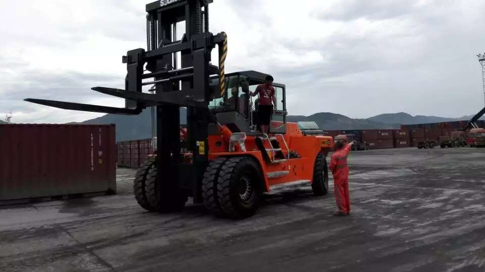 碼頭32噸叉車鐵路貨場(chǎng)32噸叉車廠家直銷32噸集裝箱叉車 碼頭32噸叉車32噸集裝箱叉車