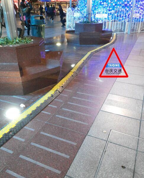 電纜兩孔橡膠板廠家