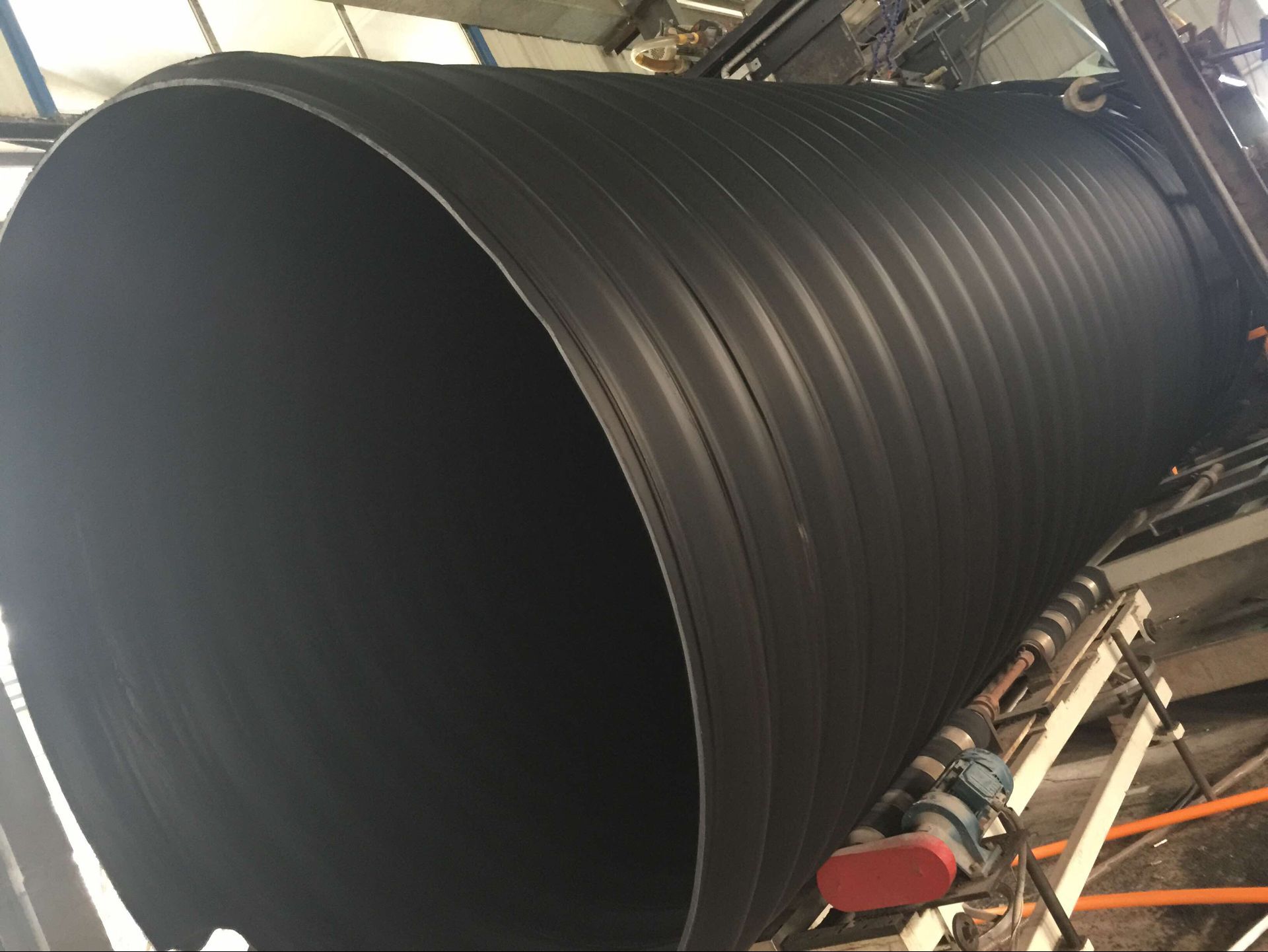 PE鋼帶增強(qiáng)螺旋波紋管產(chǎn)量高   HDPE鋼帶螺旋波紋管生產(chǎn)廠家地址